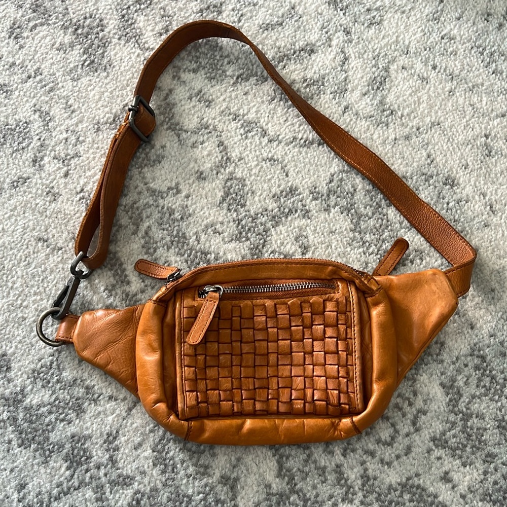 Vilenca Holland Leather crossbody